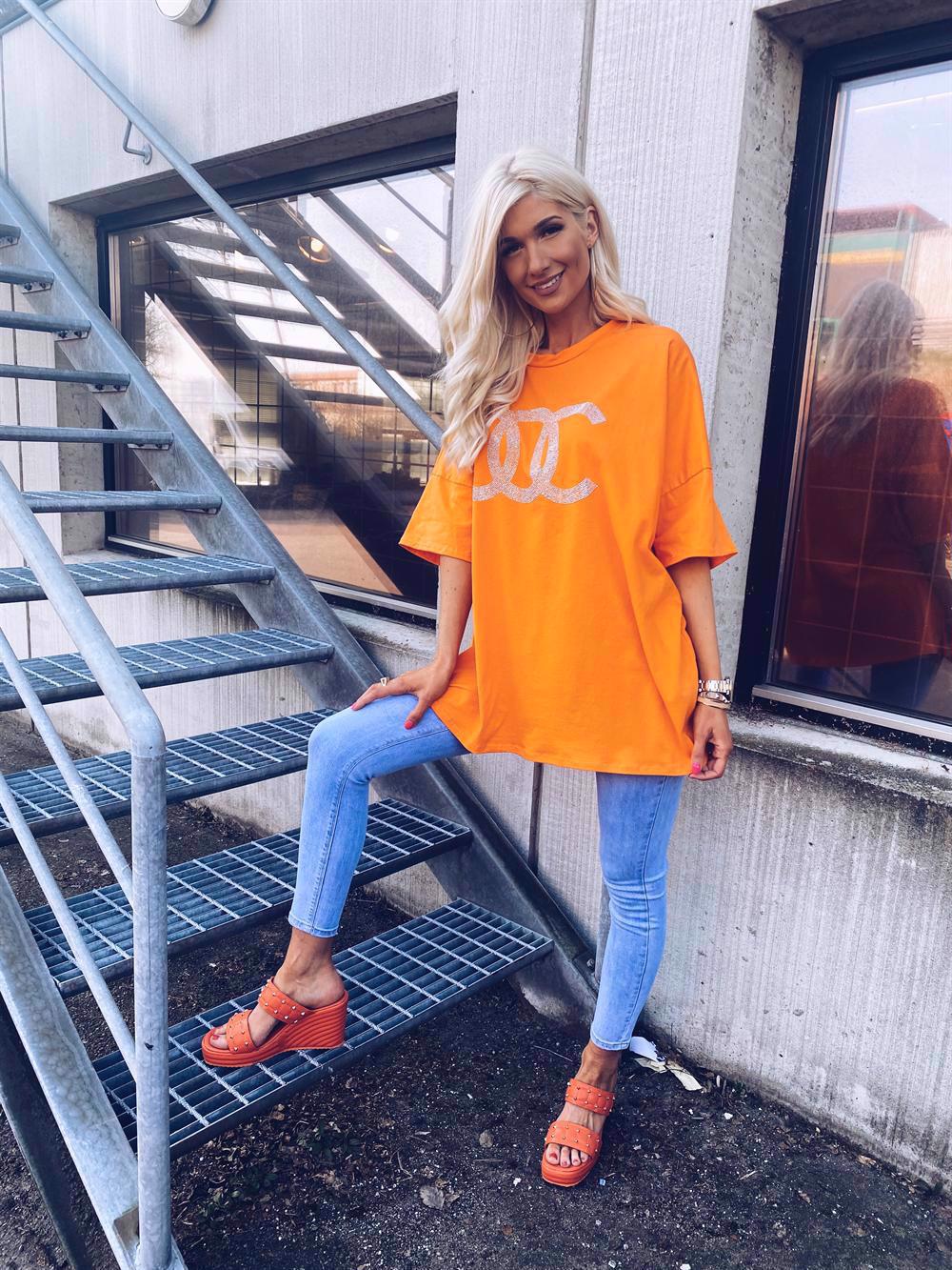 Suzan - T-shirt med imiterad remsa